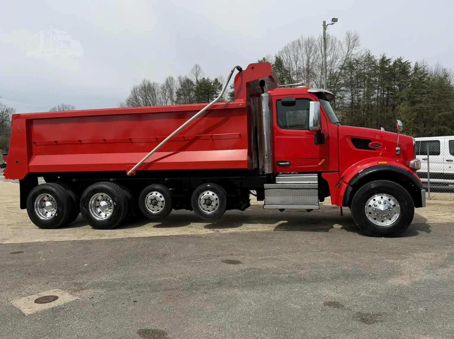 
								2022 PETERBILT 567 full									