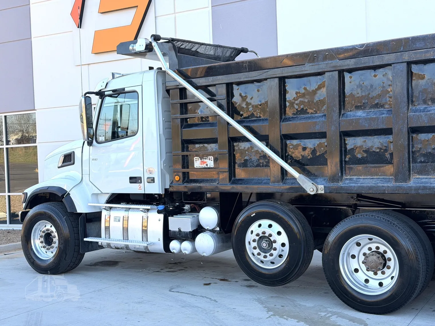 
								2022 VOLVO VHD84F200 full									