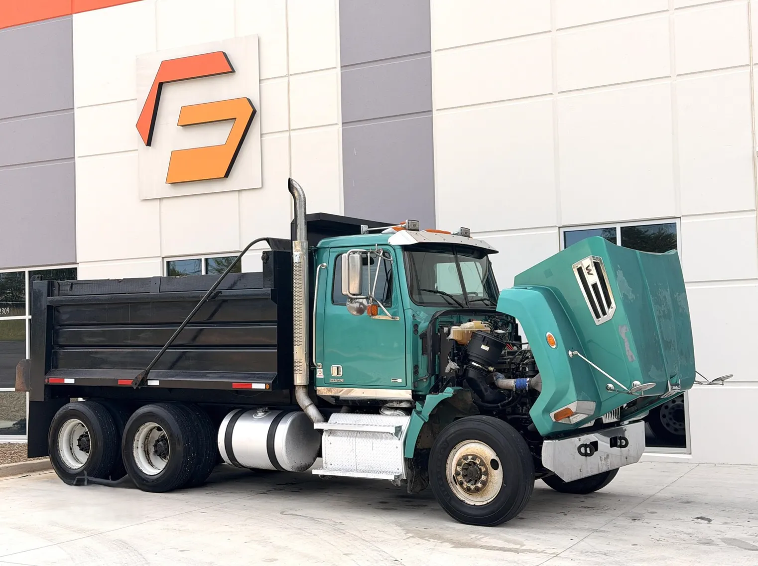 
								2015 WESTERN STAR 4700 full									