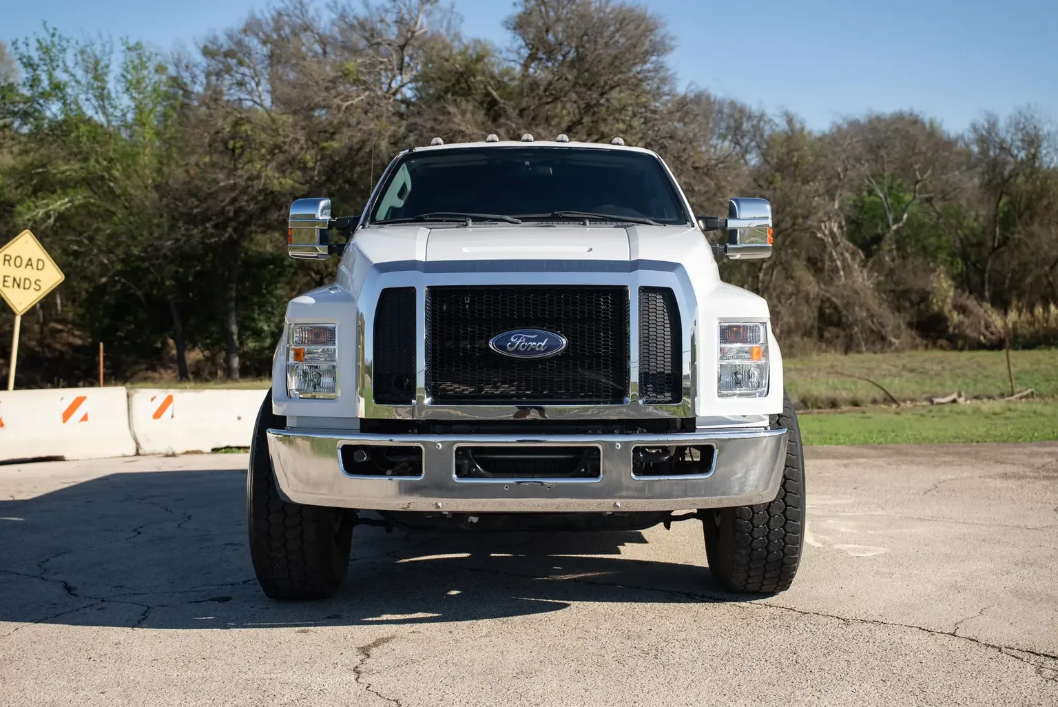 
								2017 Ford F-650 Super Duty Crew Cab full									