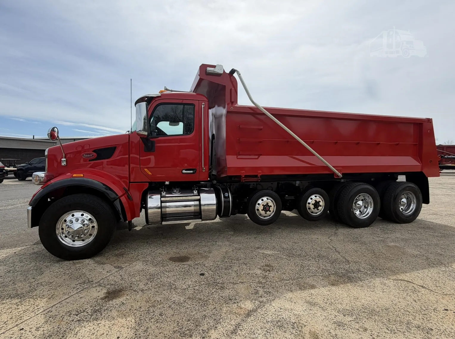 
								2022 PETERBILT 567 full									