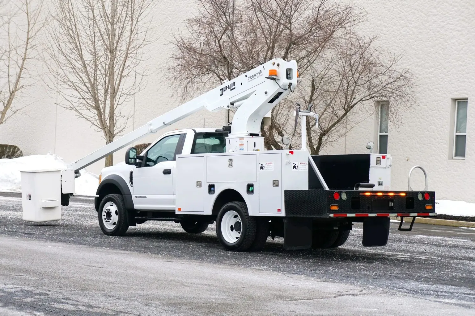 
								2017 Ford F-550 Super Duty XL full									