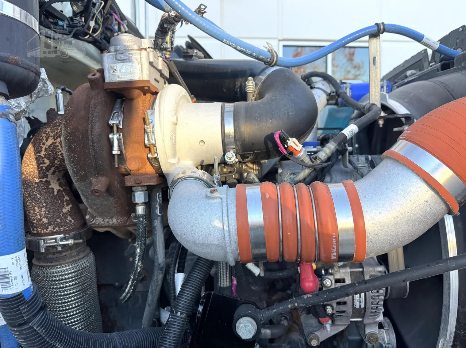 
								2018 PETERBILT 348 full									