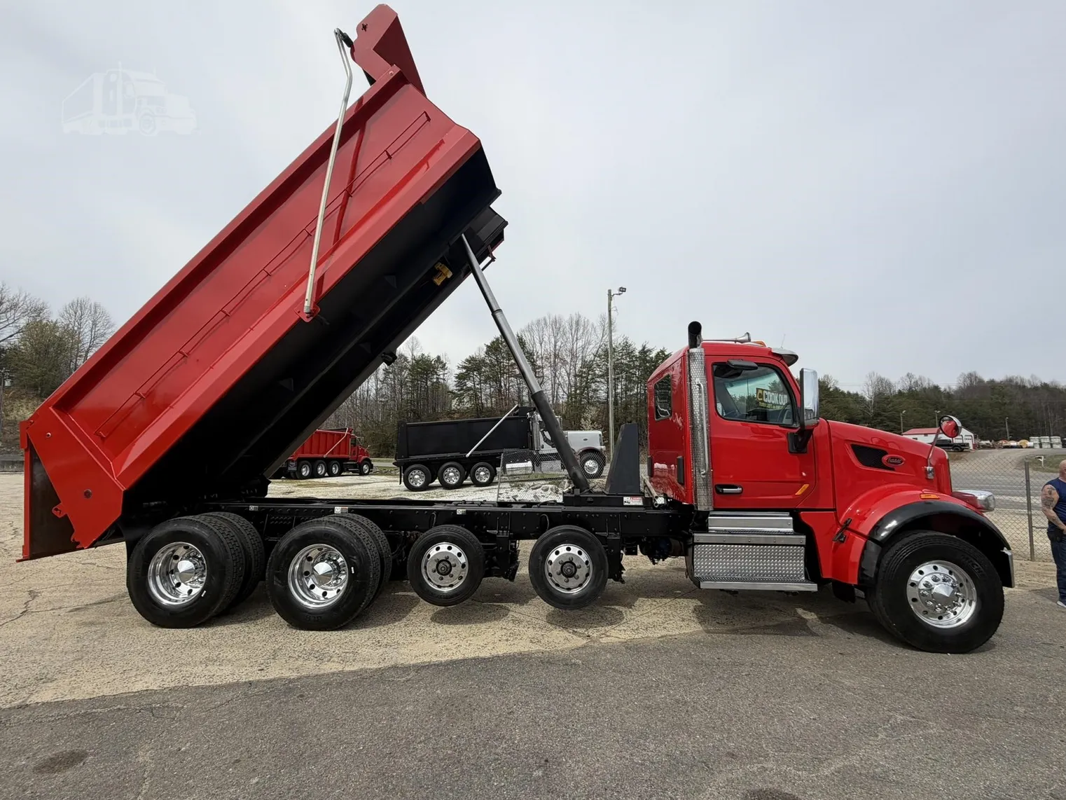 
								2022 PETERBILT 567 full									