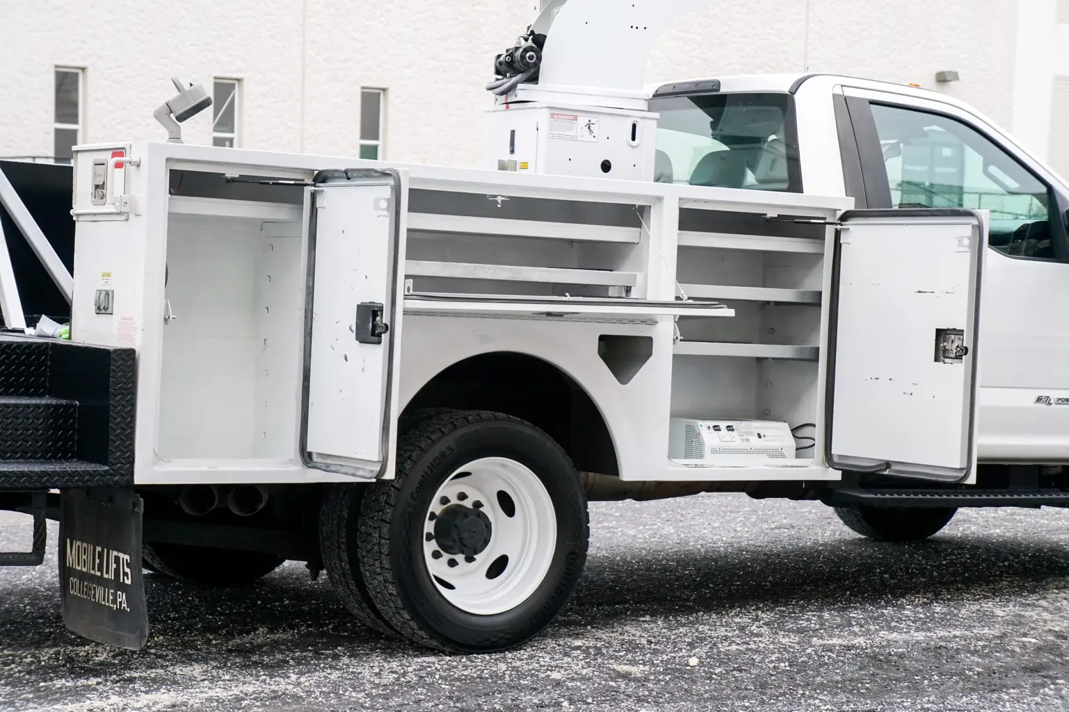 
								2017 Ford F-550 Super Duty XL full									