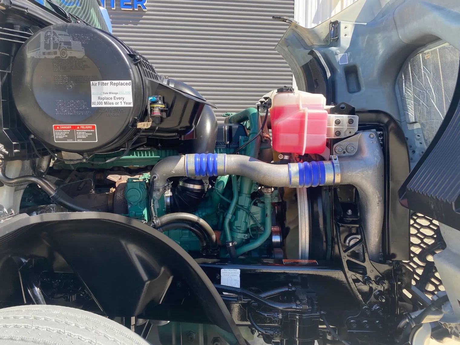 
								2021 VOLVO VNL64T300 full									