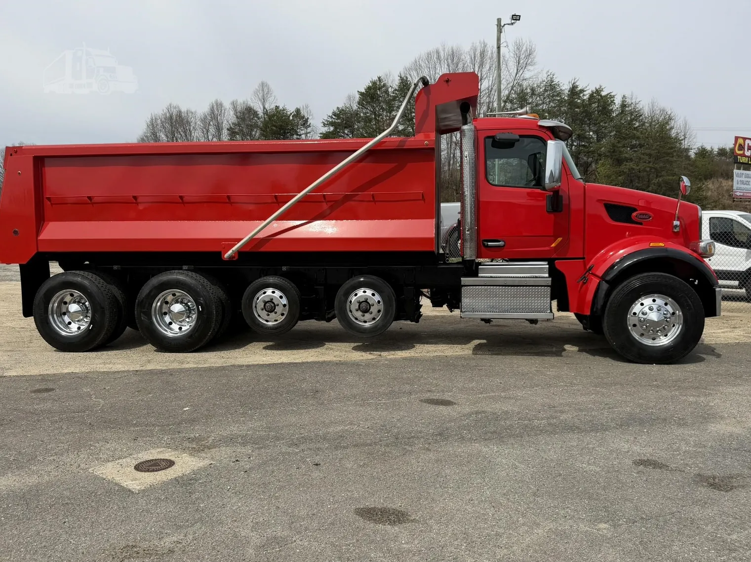 
								2022 PETERBILT 567 full									