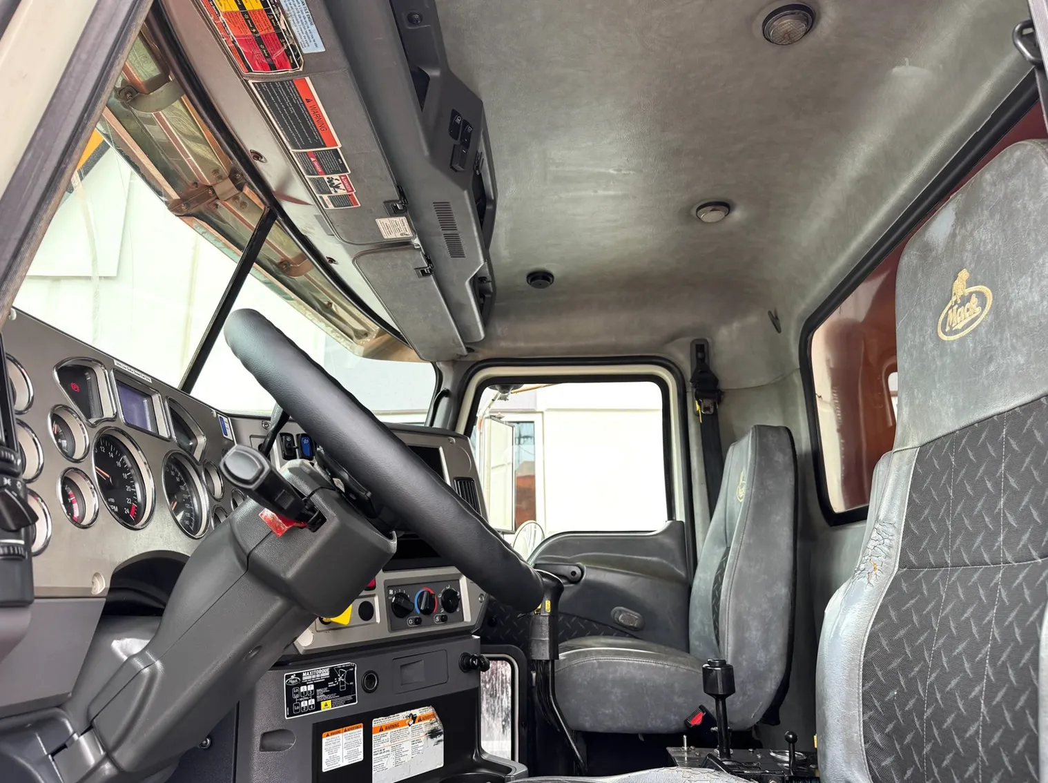 
								2016 MACK Granite GU813 full									