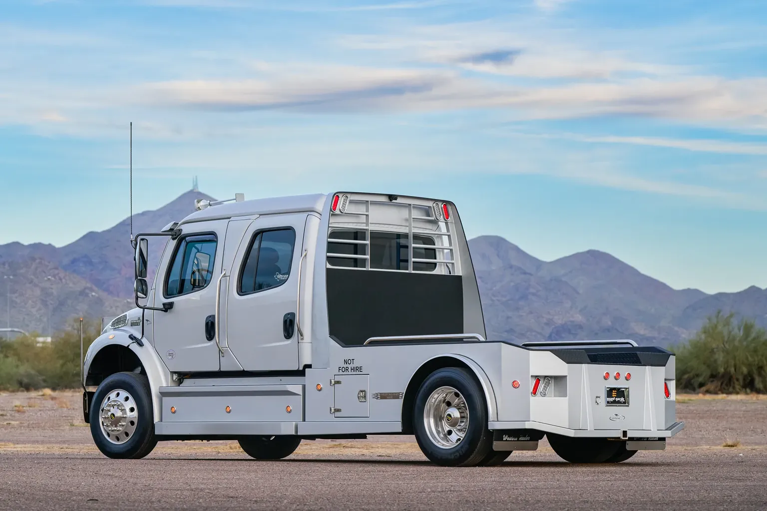 
								2020 Freightliner M2 106 full									