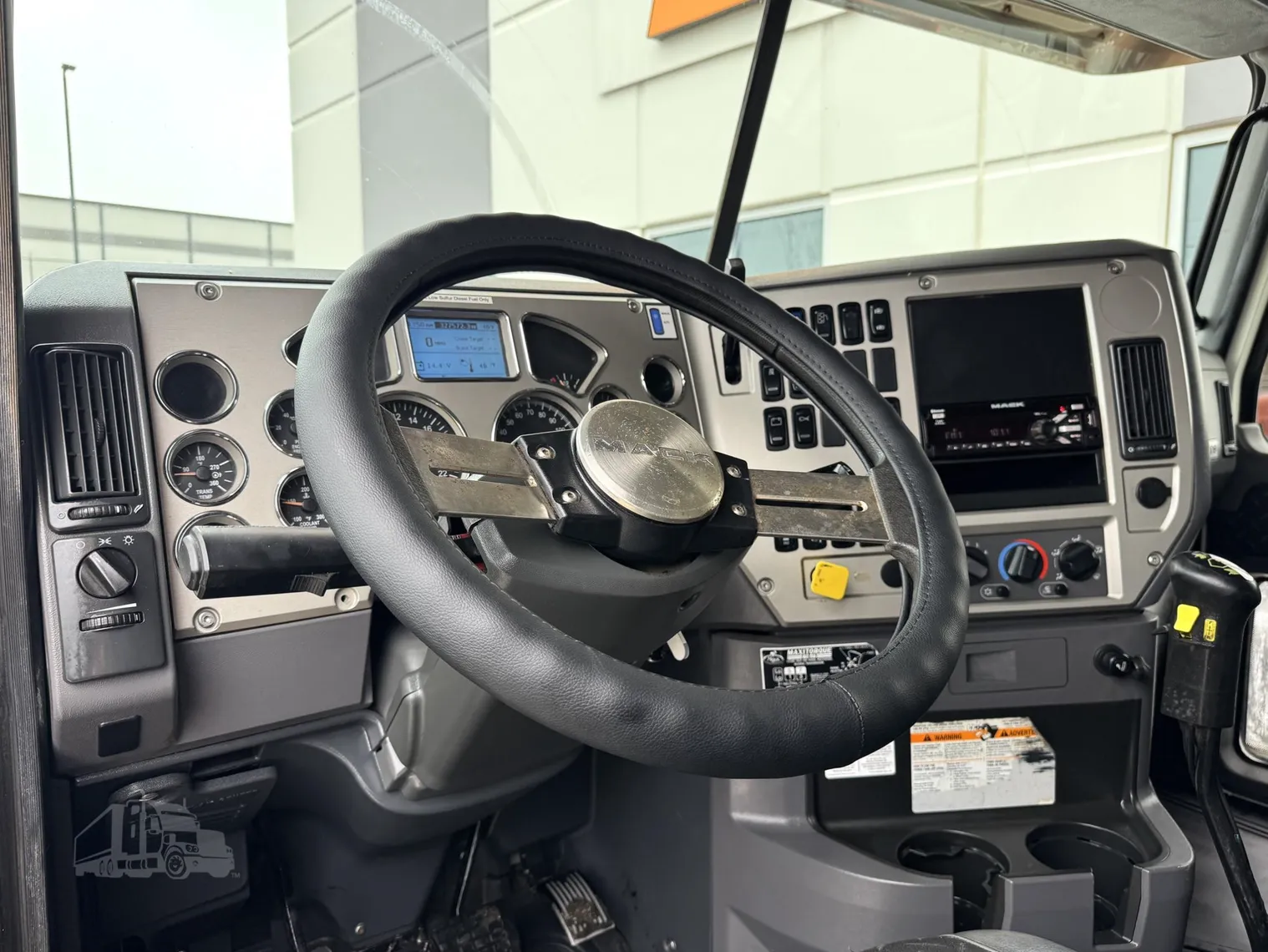 
								2016 MACK Granite GU813 full									