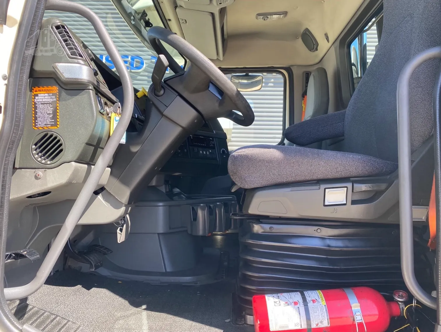 
								2021 VOLVO VNL64T300 full									