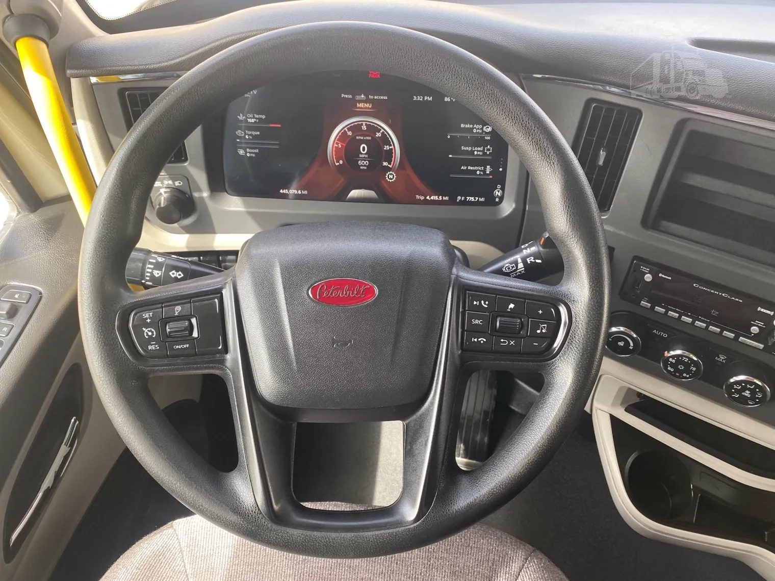 
								2022 PETERBILT 579 full									