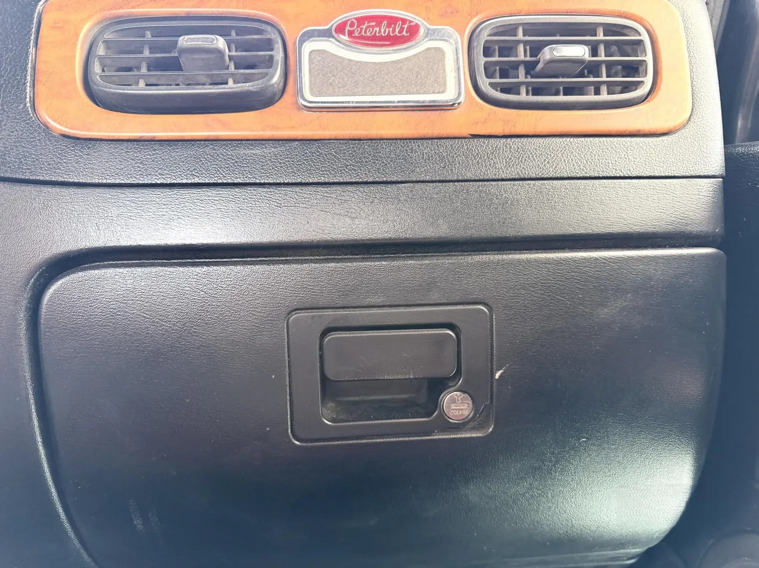 
								2006 Peterbilt 379 full									