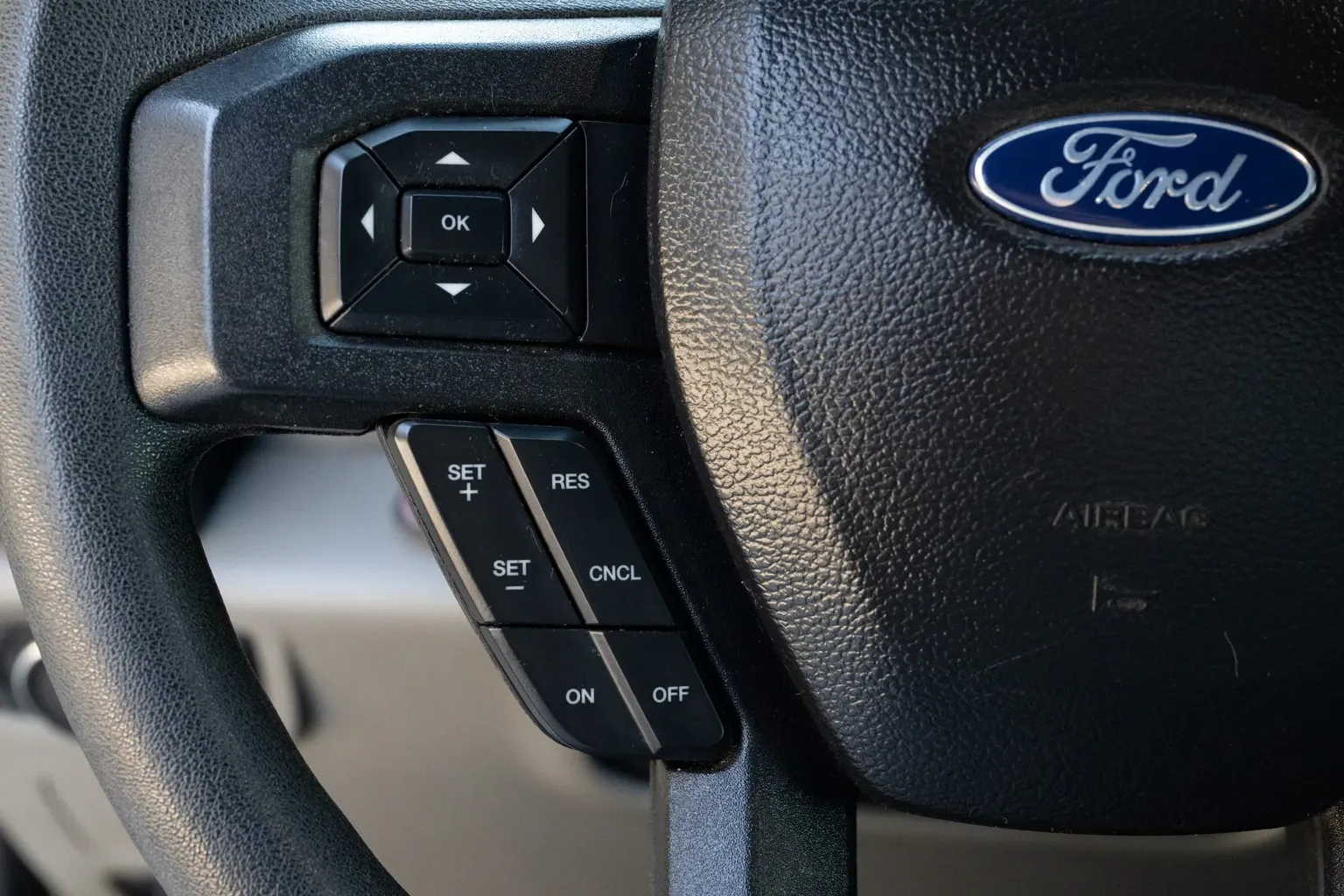 
								2020 Ford F-250 Super Duty full									