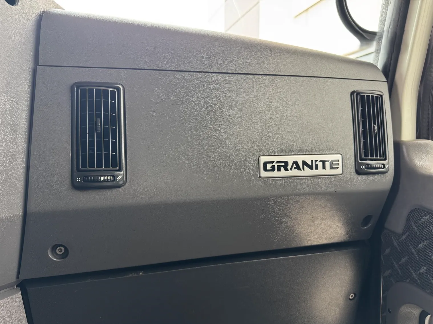 
								2016 MACK Granite GU813 full									