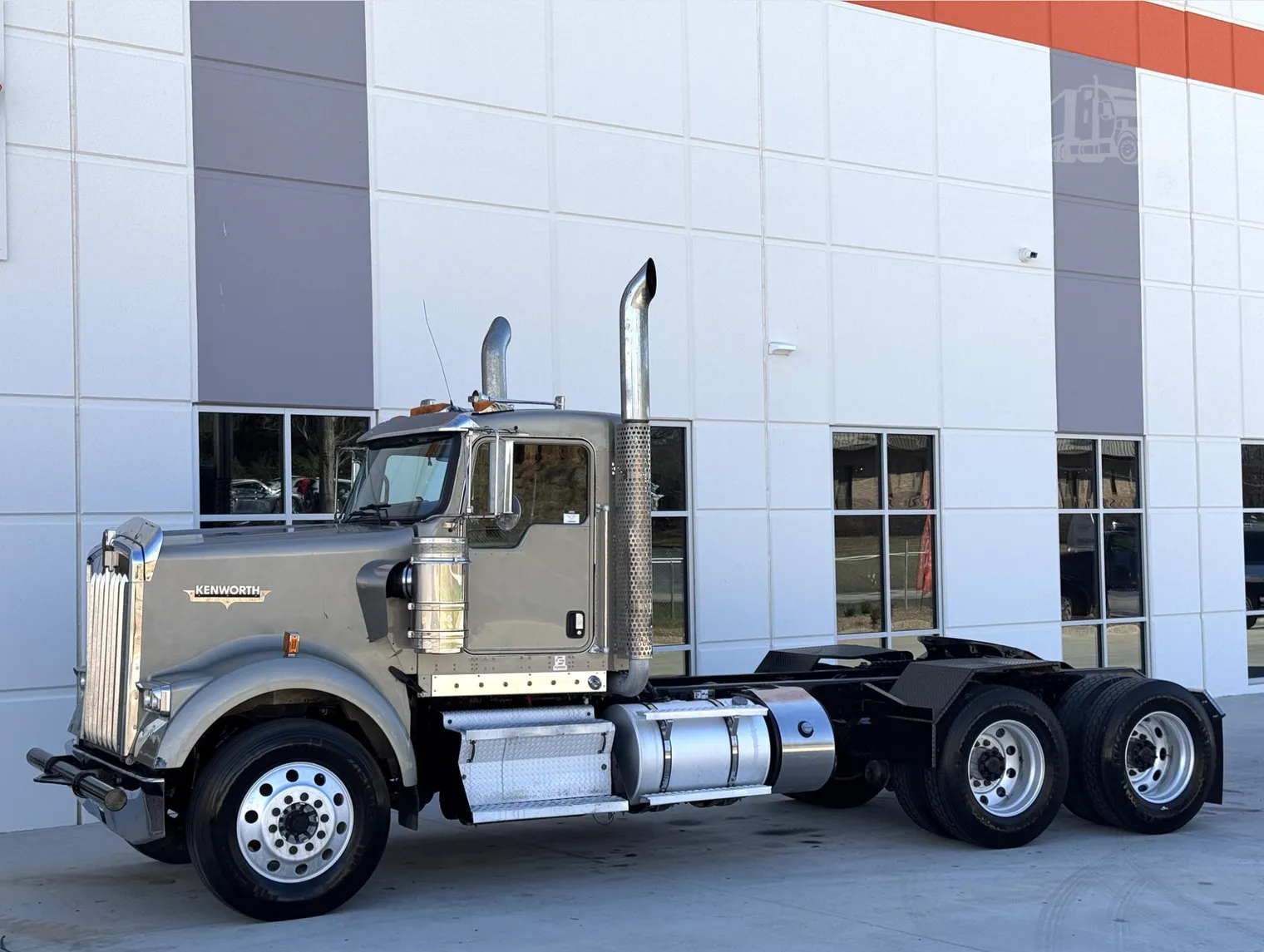 2021 Kenworth W900
