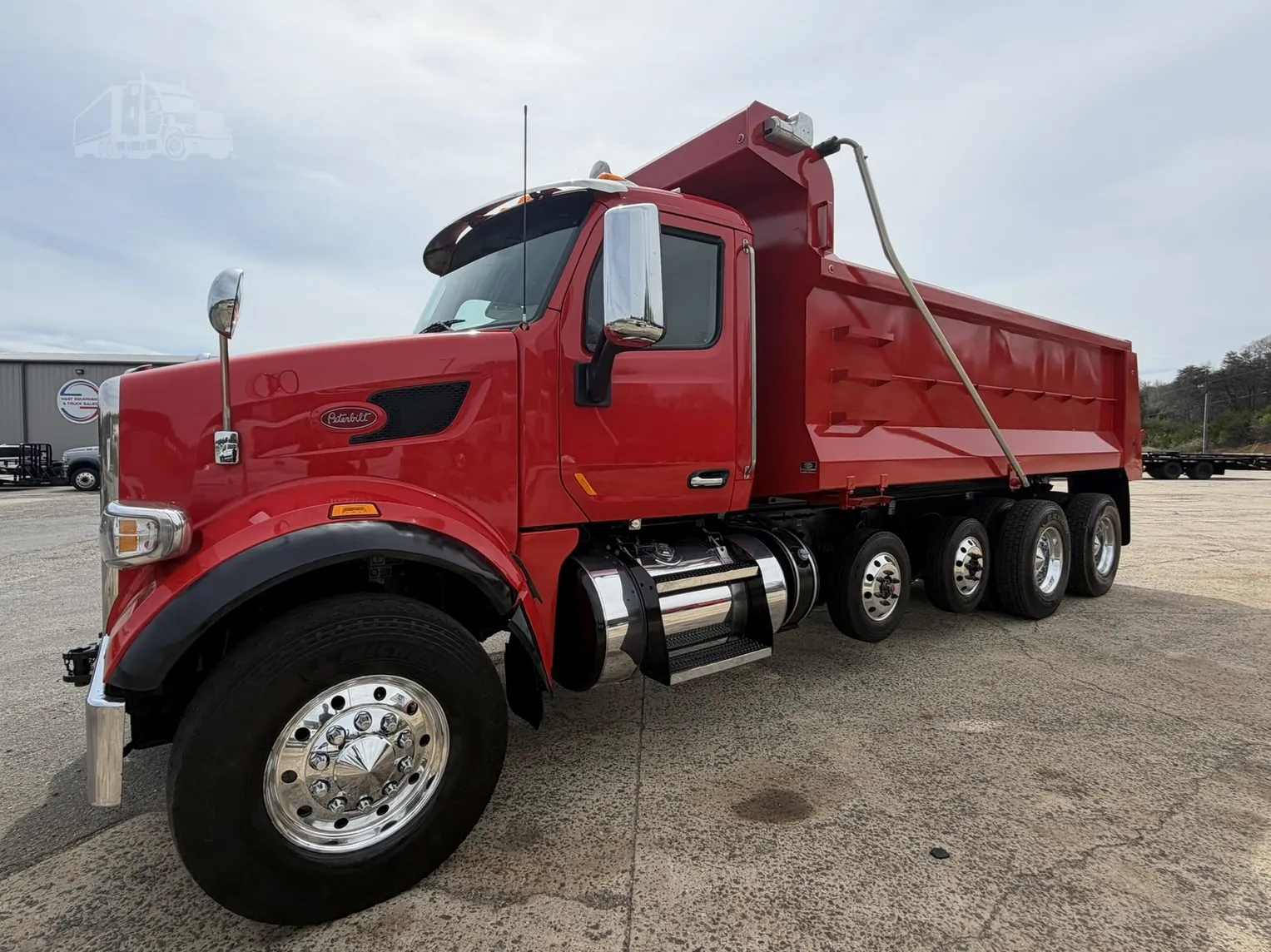 2022 PETERBILT 567