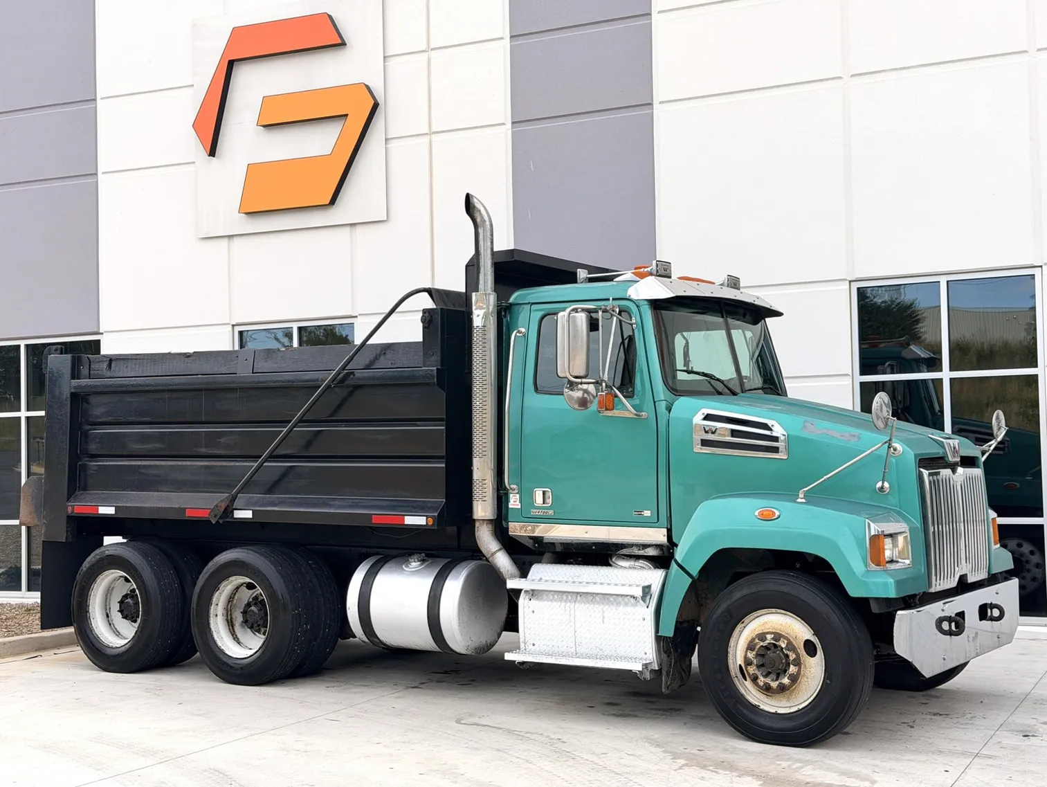 
								2015 WESTERN STAR 4700 full									