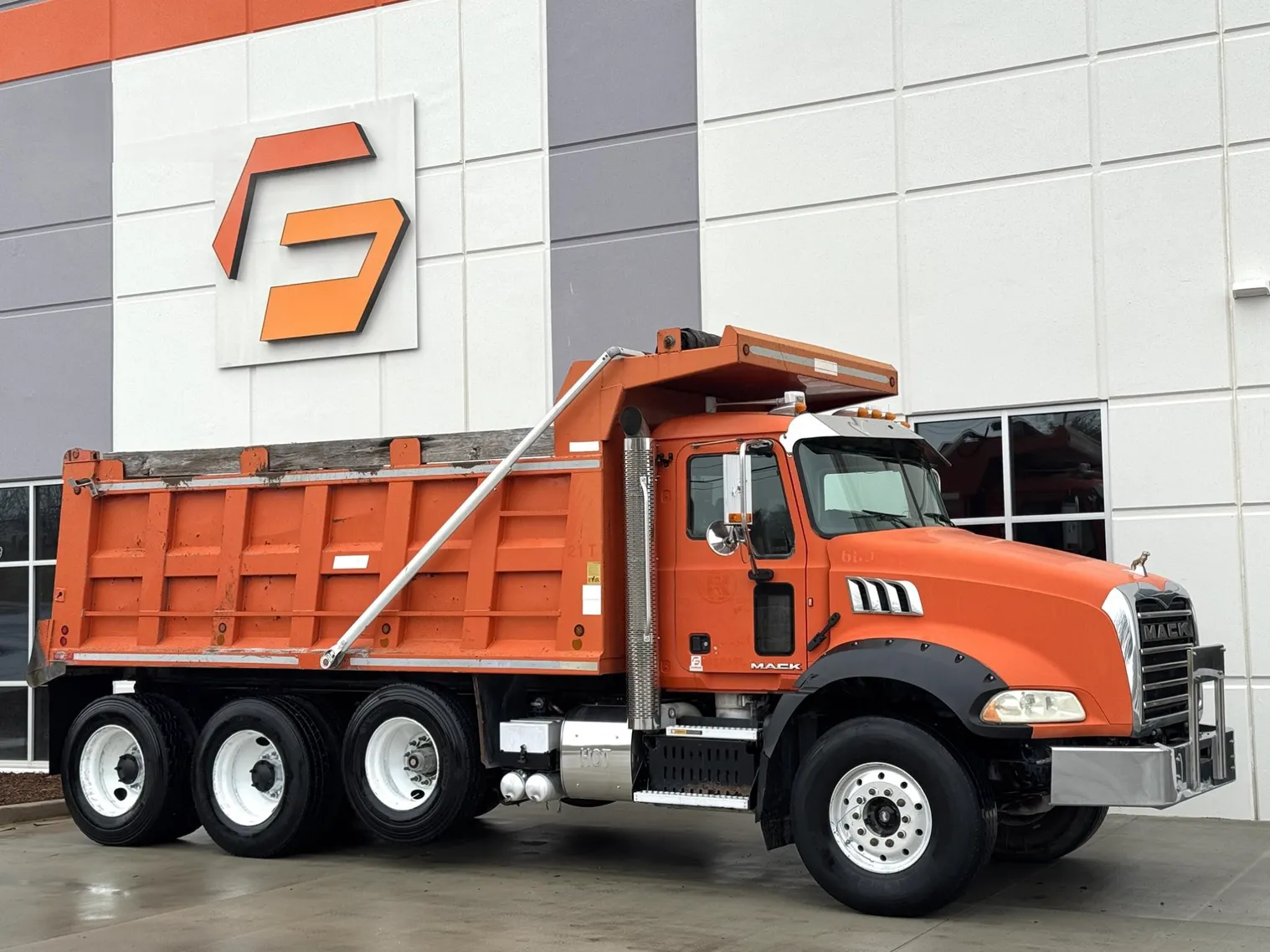 
								2016 MACK Granite GU813 full									