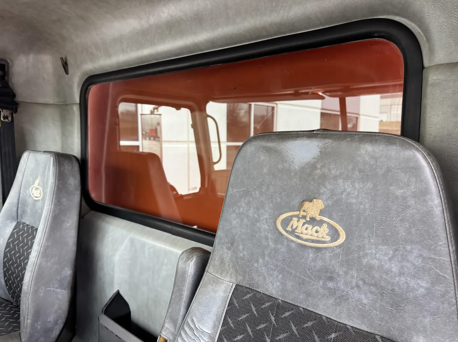 
								2016 MACK Granite GU813 full									