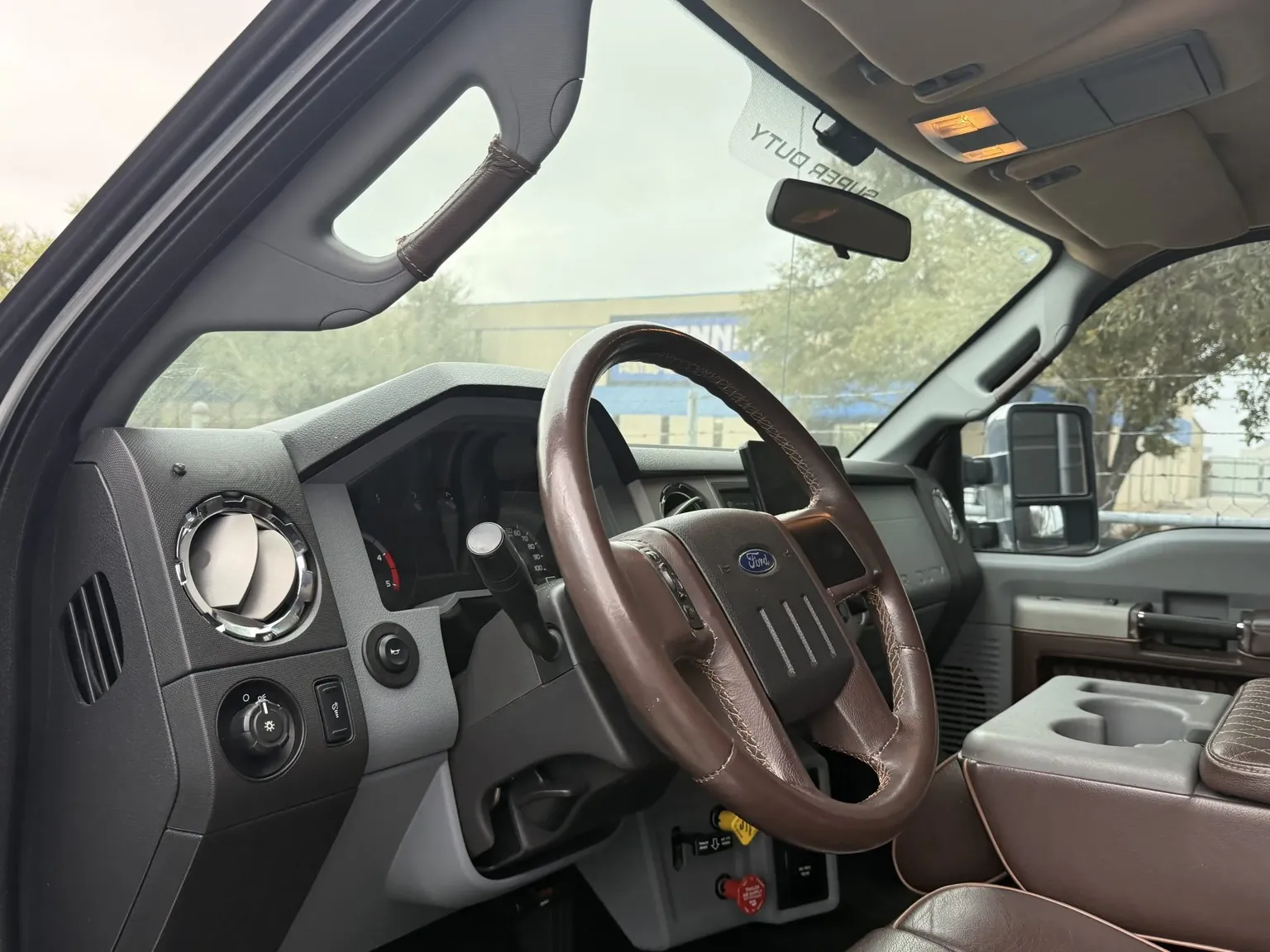 
								2017 Ford F-650 Super Duty Crew Cab full									