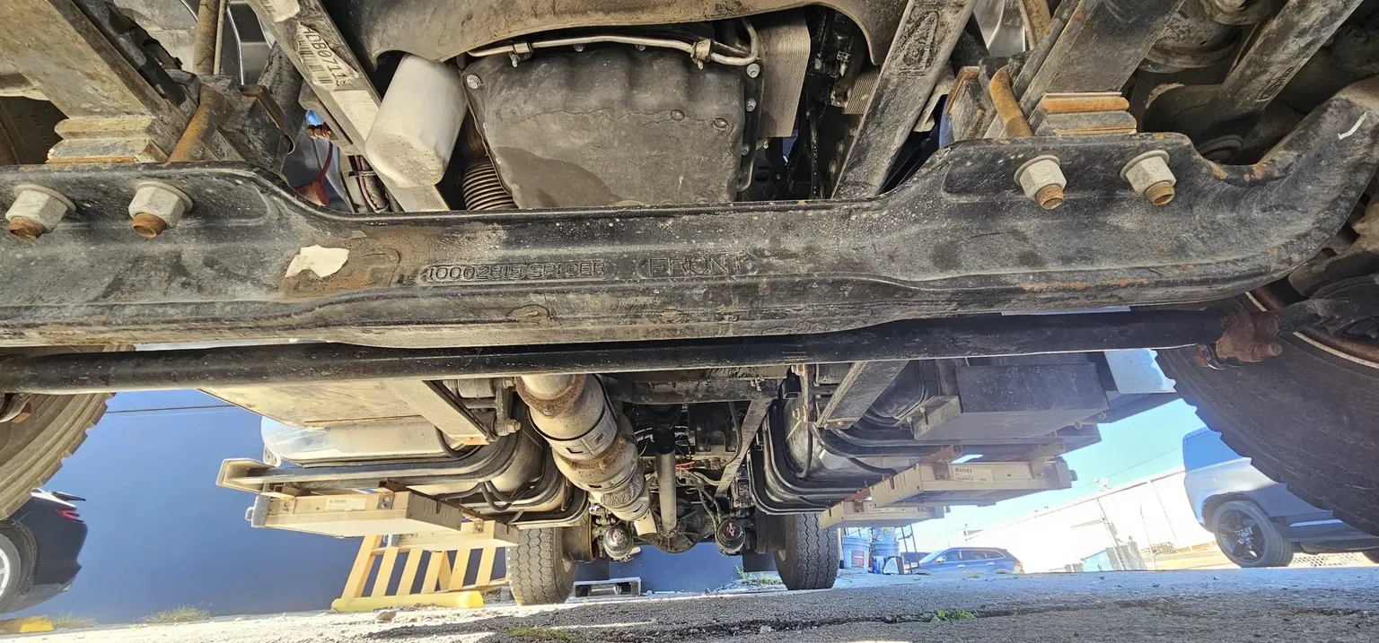 
								2017 Ford F-650 Super Duty Crew Cab full									