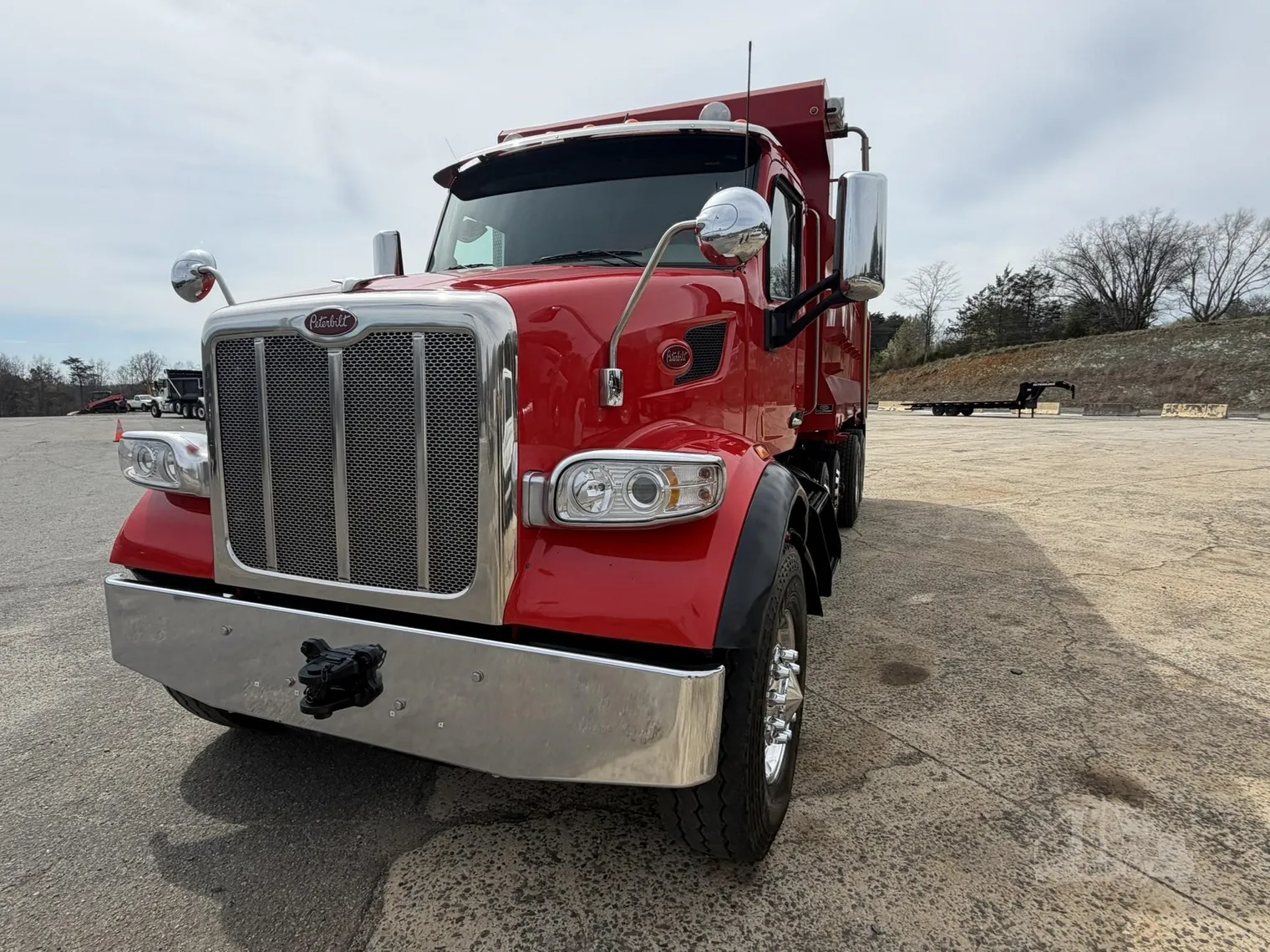 
								2022 PETERBILT 567 full									