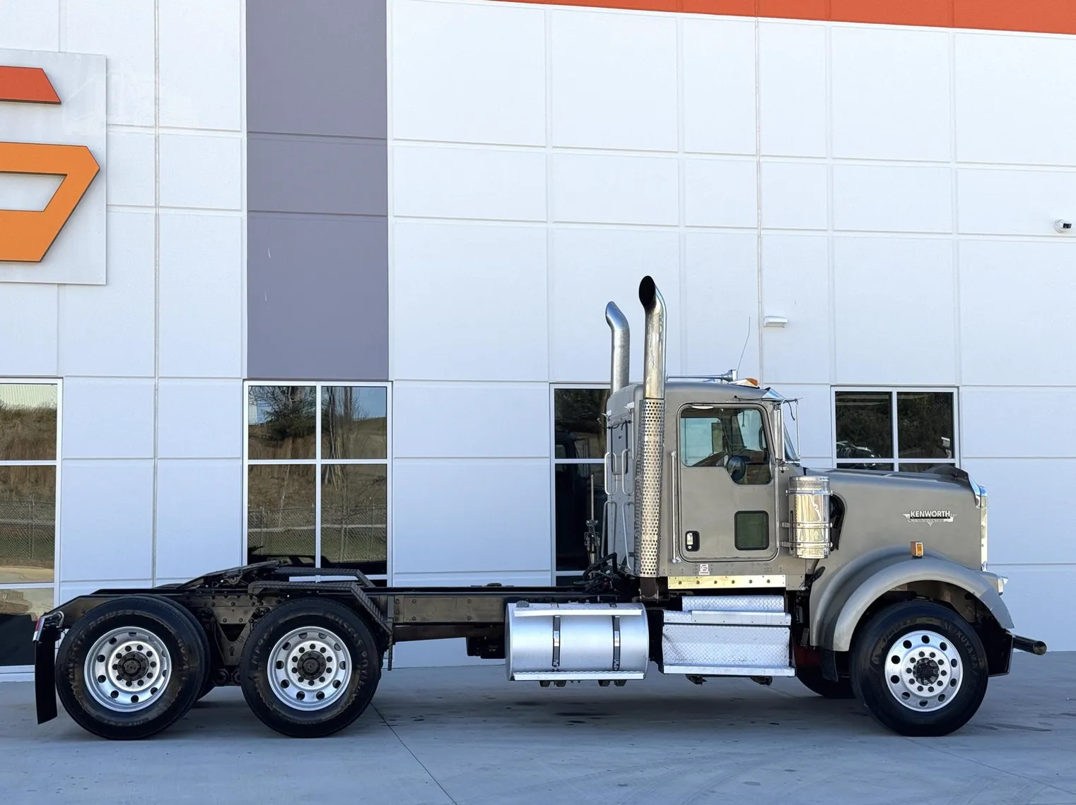 2021 Kenworth W900
