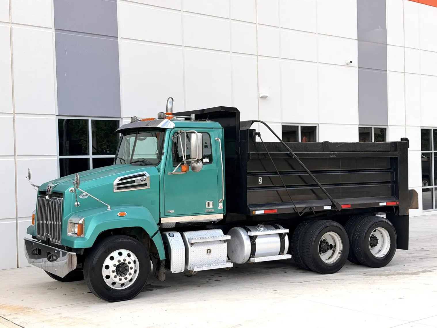 
								2015 WESTERN STAR 4700 full									