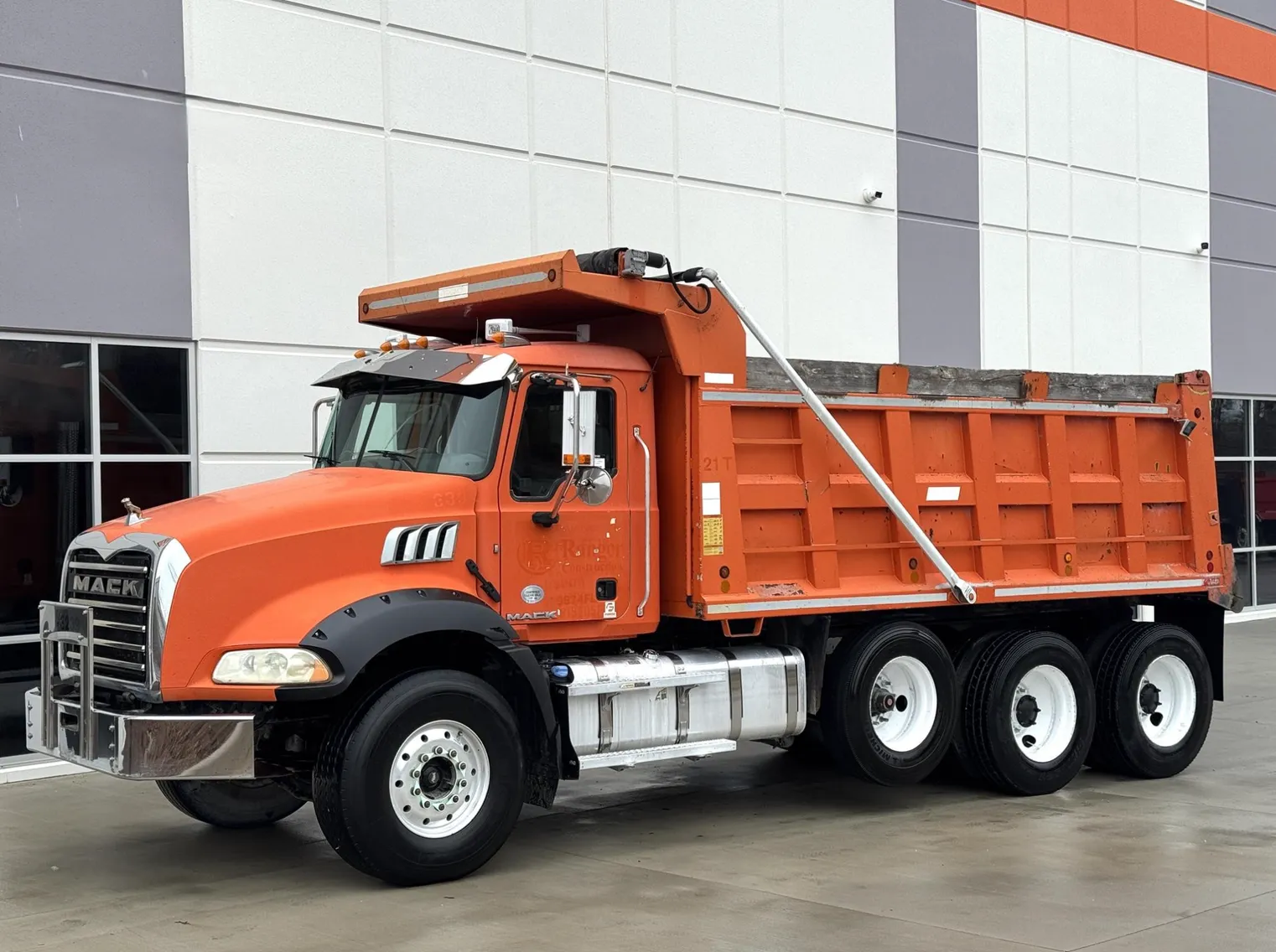 
								2016 MACK Granite GU813 full									