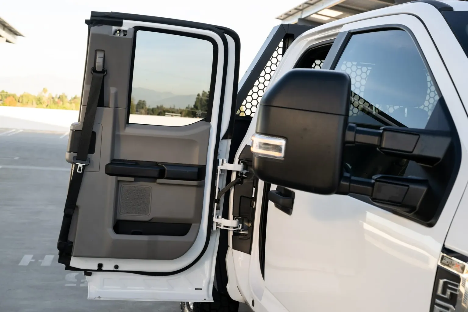 
								2020 Ford F-250 Super Duty full									