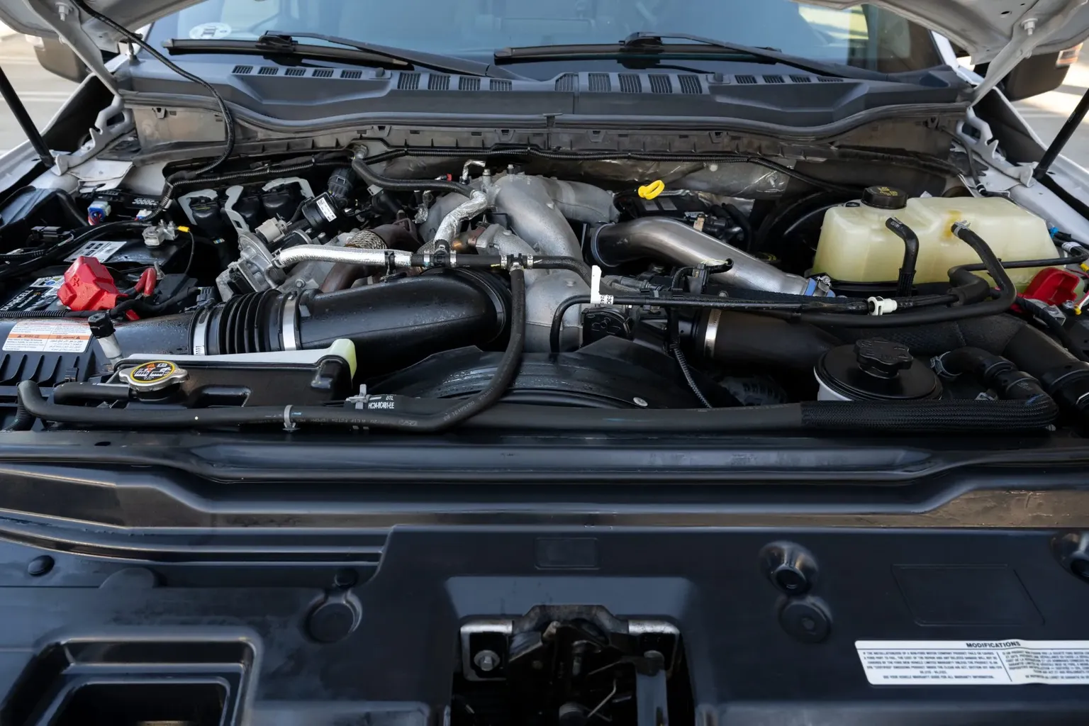 
								2020 Ford F-250 Super Duty full									