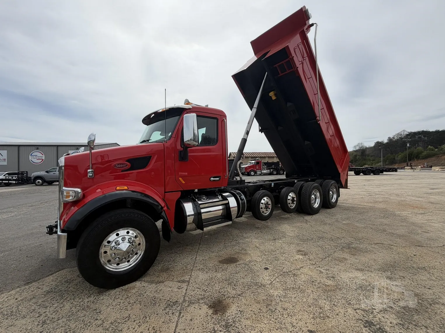 
								2022 PETERBILT 567 full									