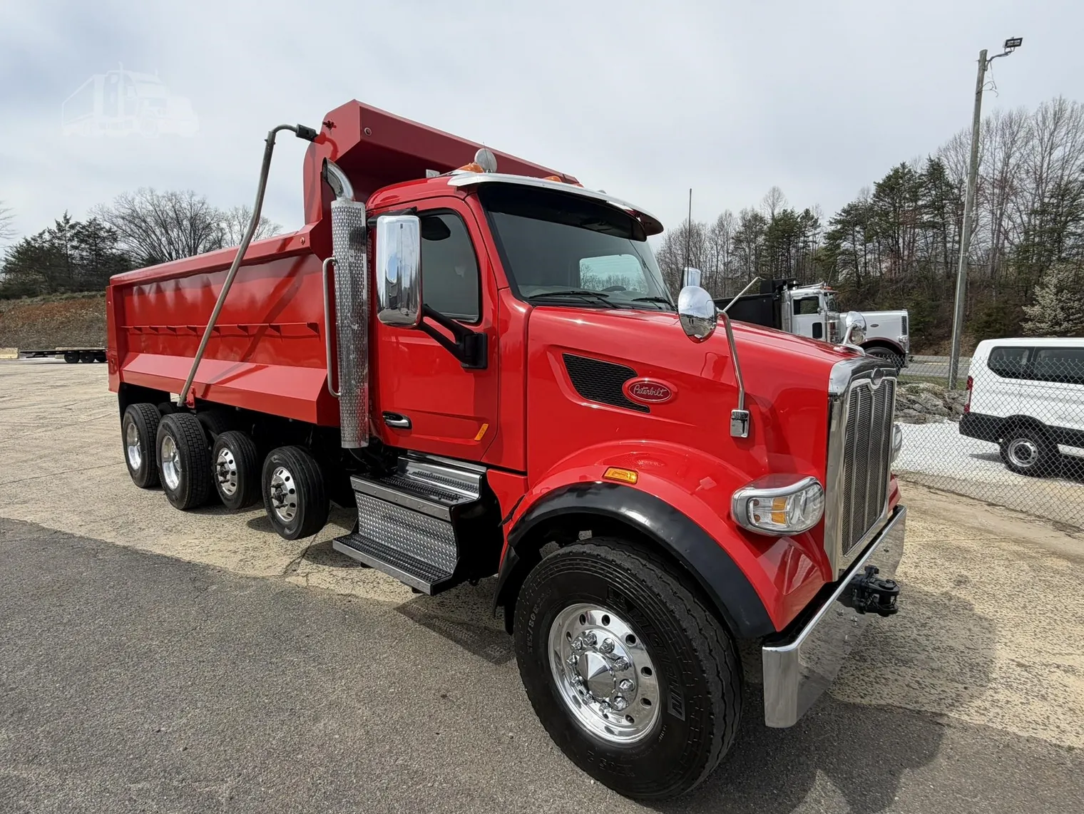 
								2022 PETERBILT 567 full									