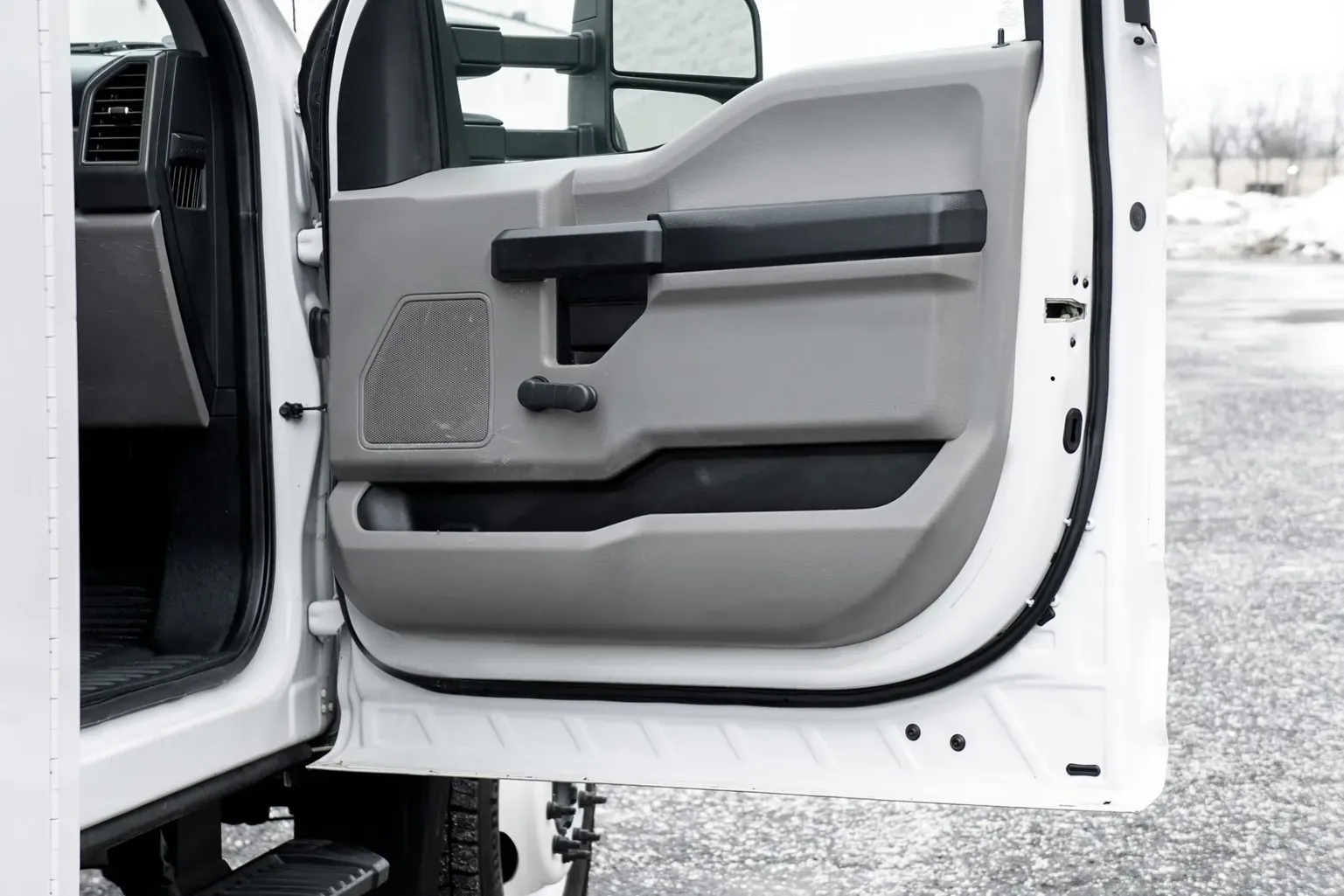 
								2017 Ford F-550 Super Duty XL full									