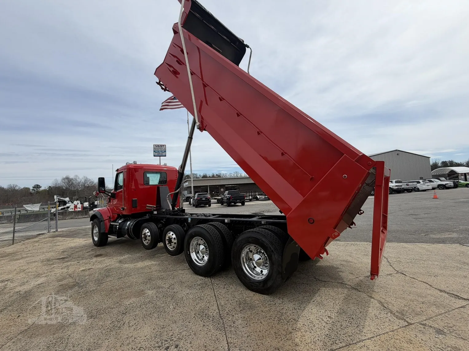 
								2022 PETERBILT 567 full									