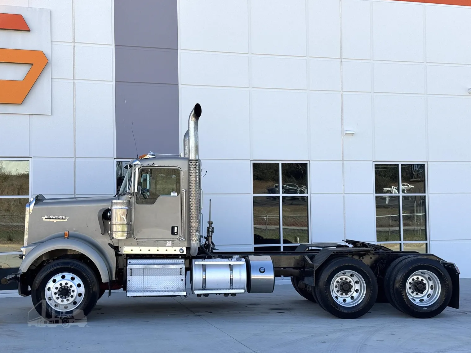 2021 Kenworth W900