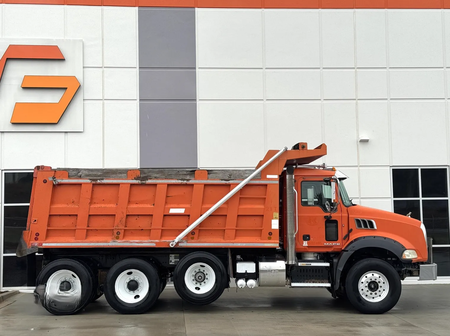 
								2016 MACK Granite GU813 full									
