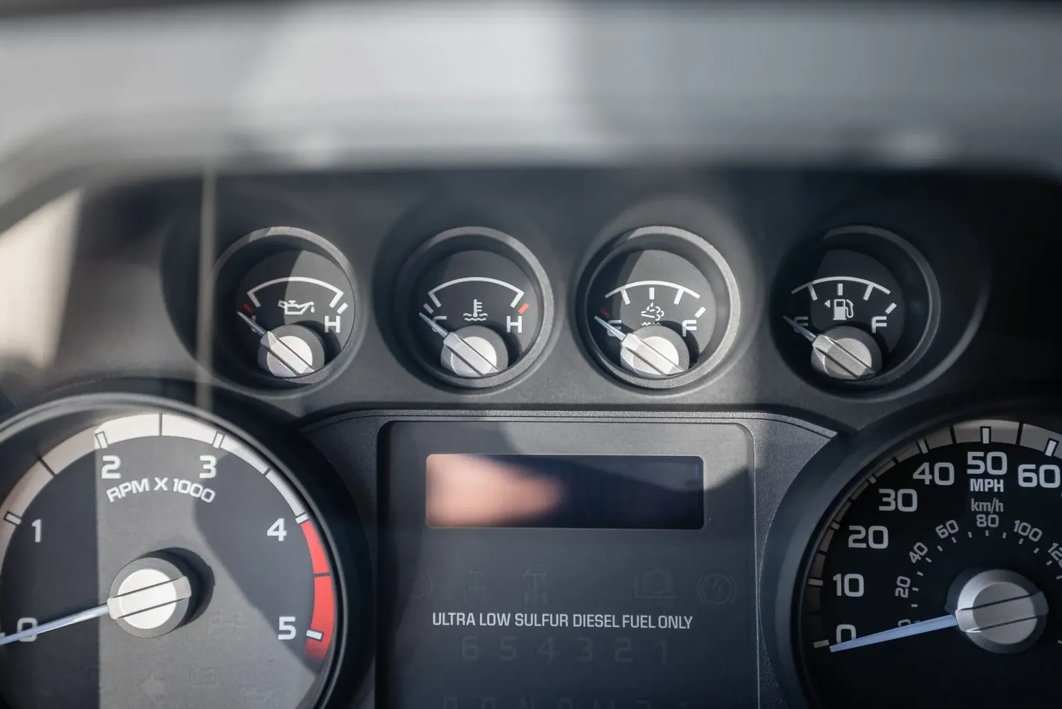 
								2017 Ford F-650 Super Duty Crew Cab full									