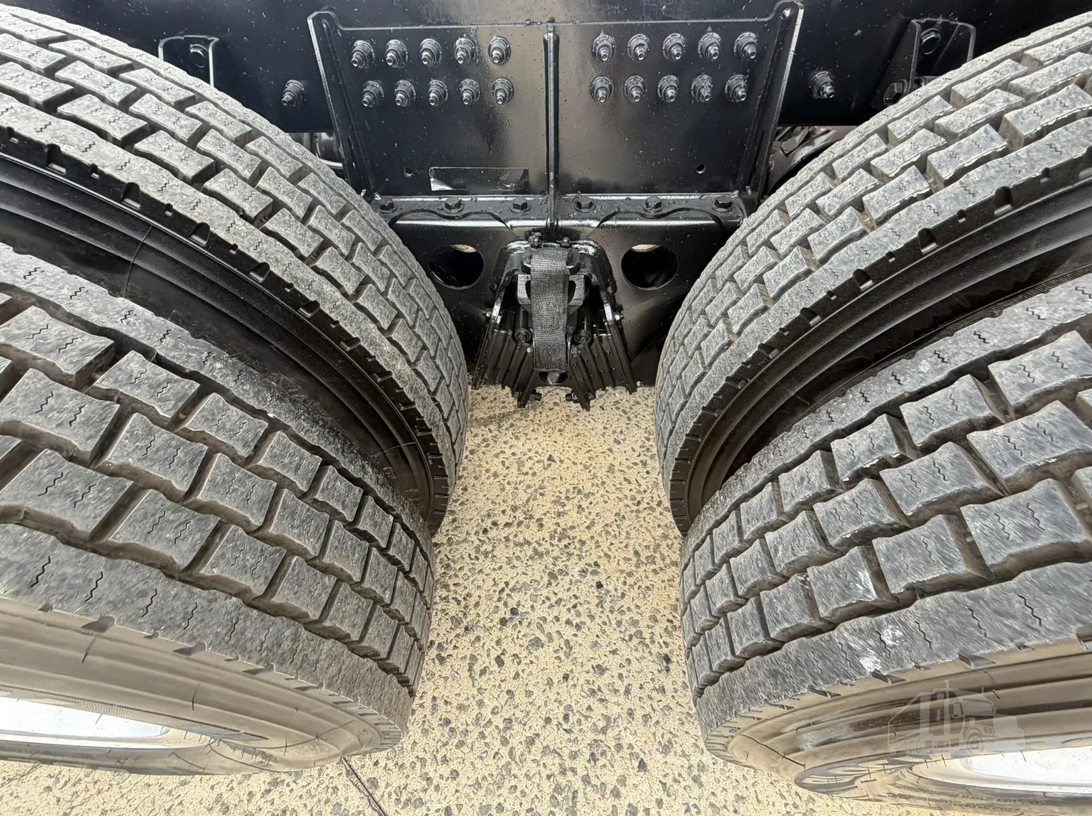 
								2022 PETERBILT 567 full									
