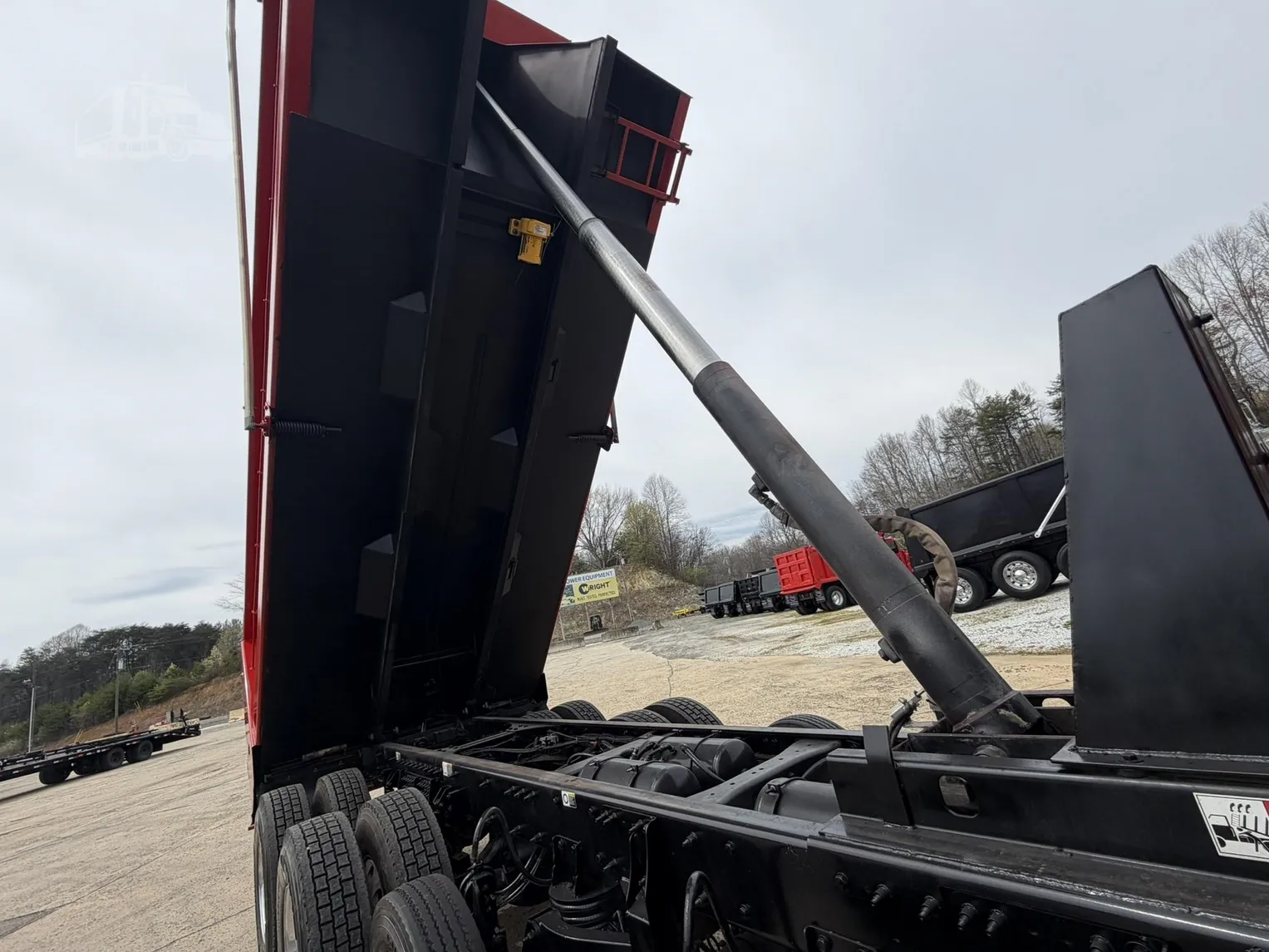 
								2022 PETERBILT 567 full									