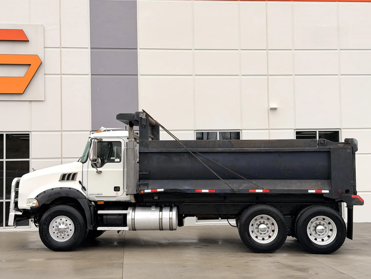 
								2006 MACK Granite CT713 full									