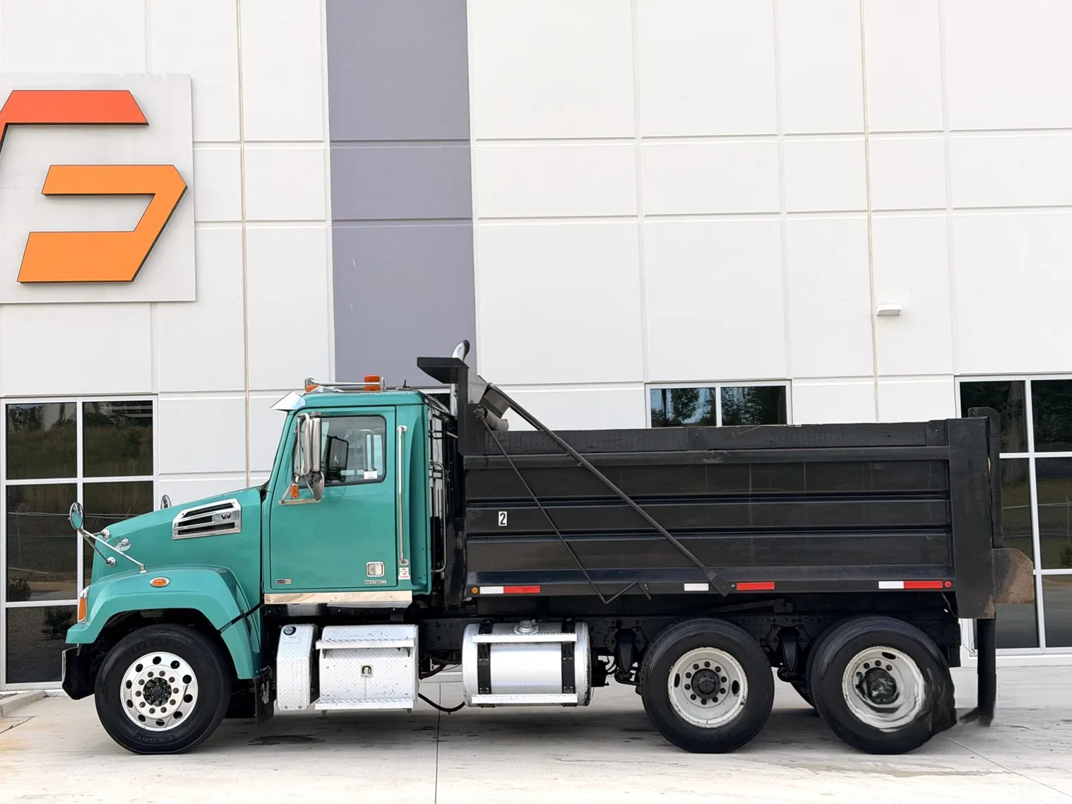 
								2015 WESTERN STAR 4700 full									