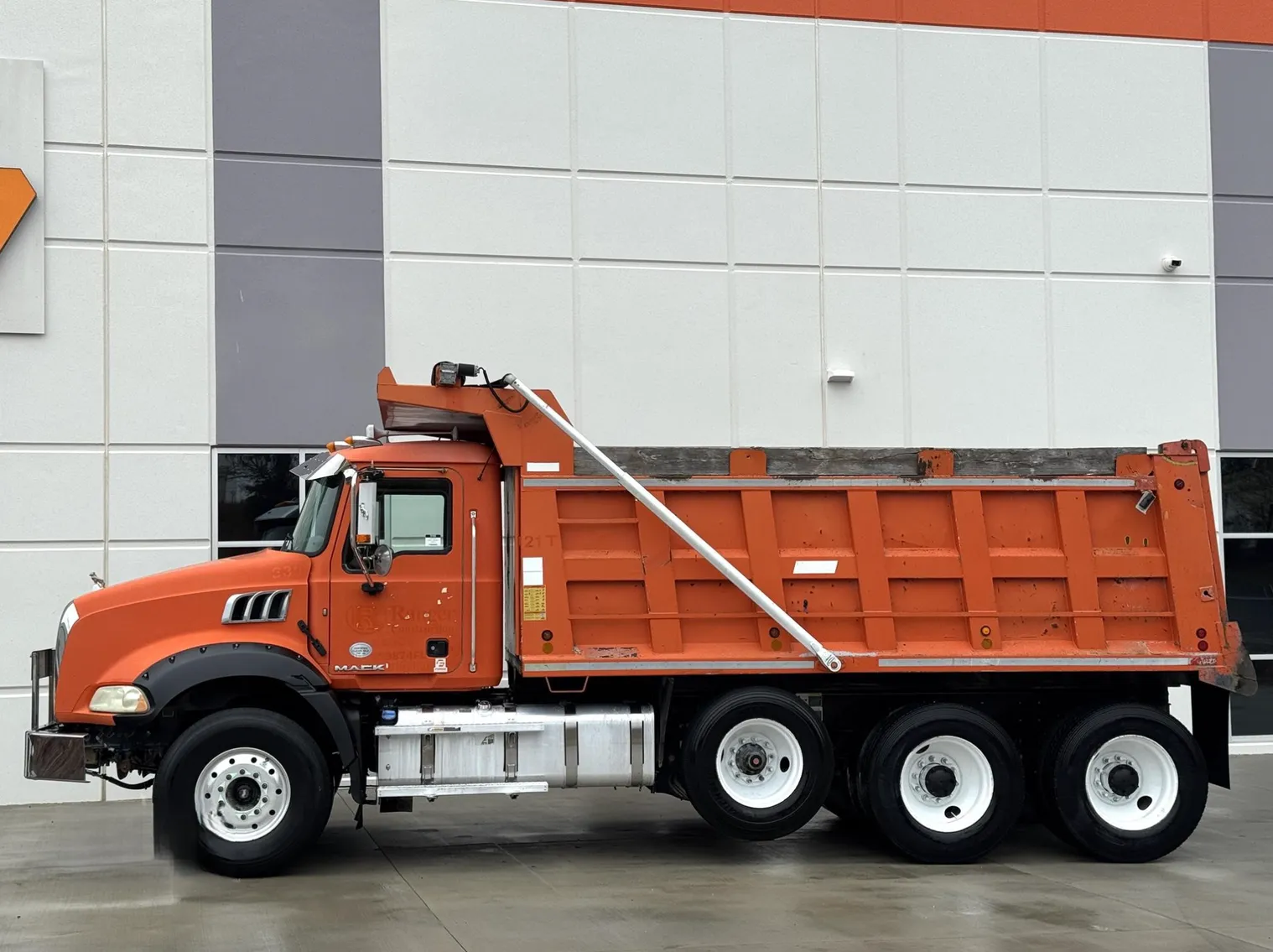 
								2016 MACK Granite GU813 full									