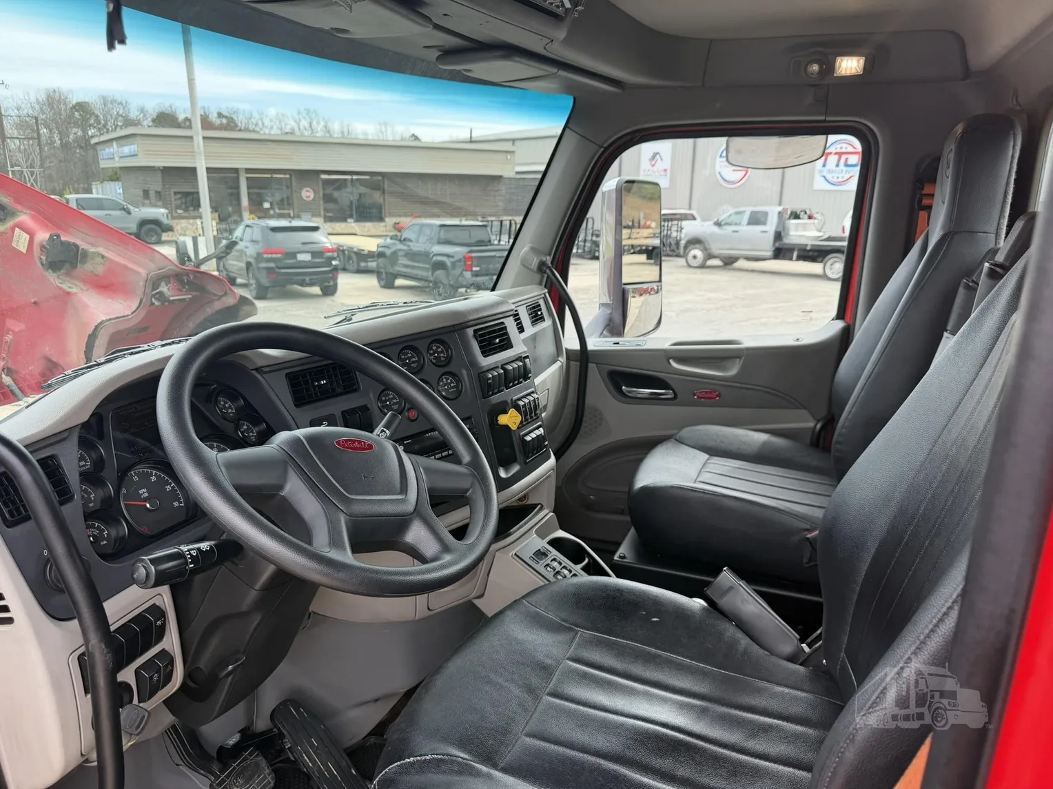 
								2022 PETERBILT 567 full									