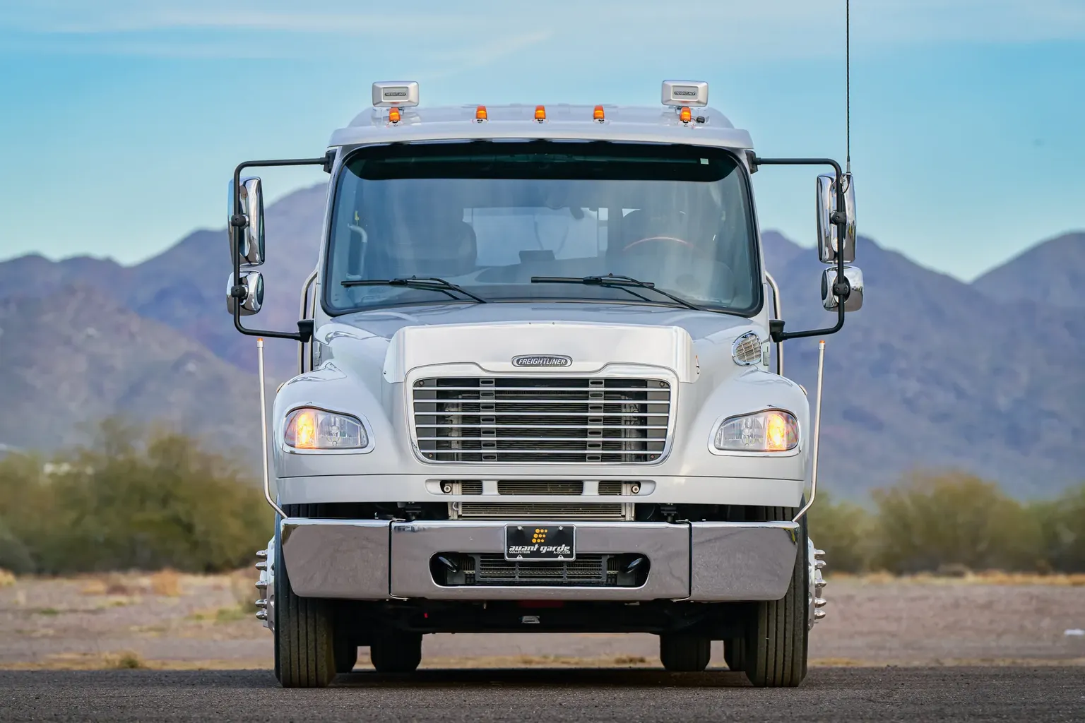
								2020 Freightliner M2 106 full									