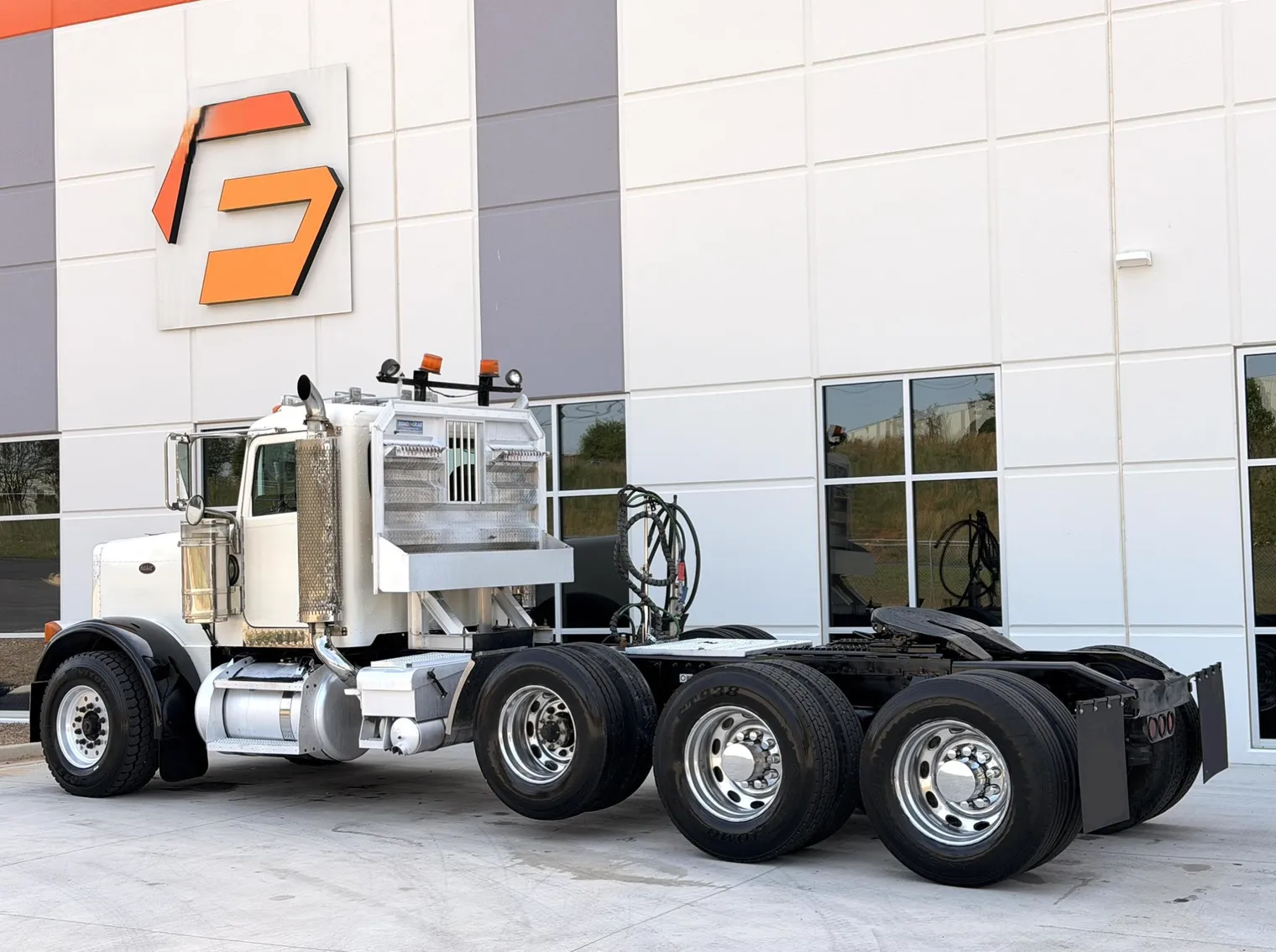 
								2006 Peterbilt 379 full									