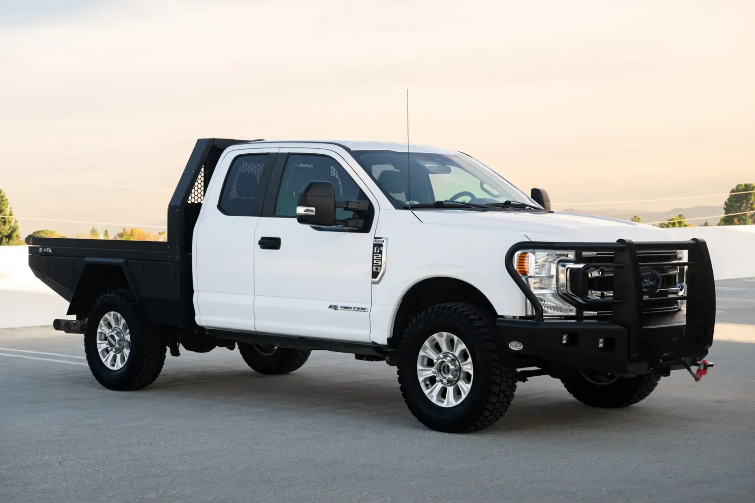 
								2020 Ford F-250 Super Duty full									