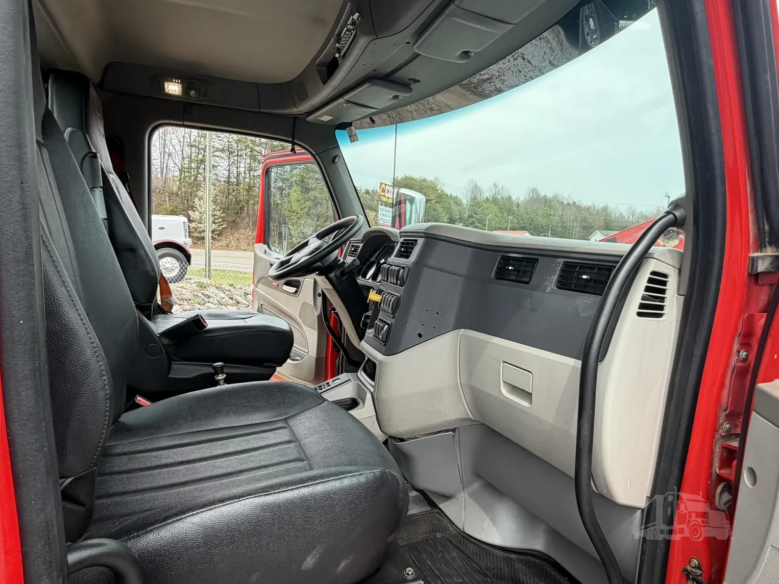 
								2022 PETERBILT 567 full									