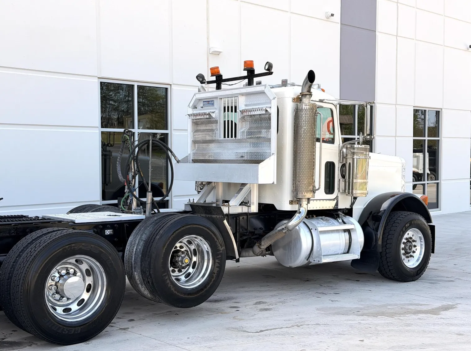 
								2006 Peterbilt 379 full									
